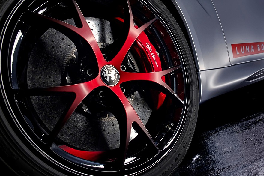 الفاروميو جوليا QV لونا روسا الجديدة – محدودة لـ 10 نسخ فقط 