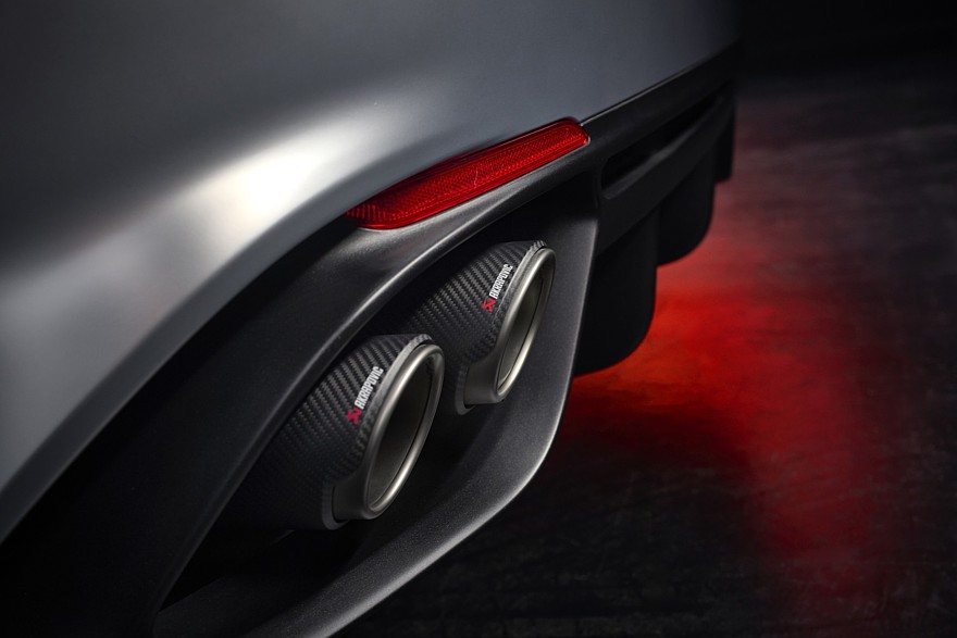 الفاروميو جوليا QV لونا روسا الجديدة – محدودة لـ 10 نسخ فقط 