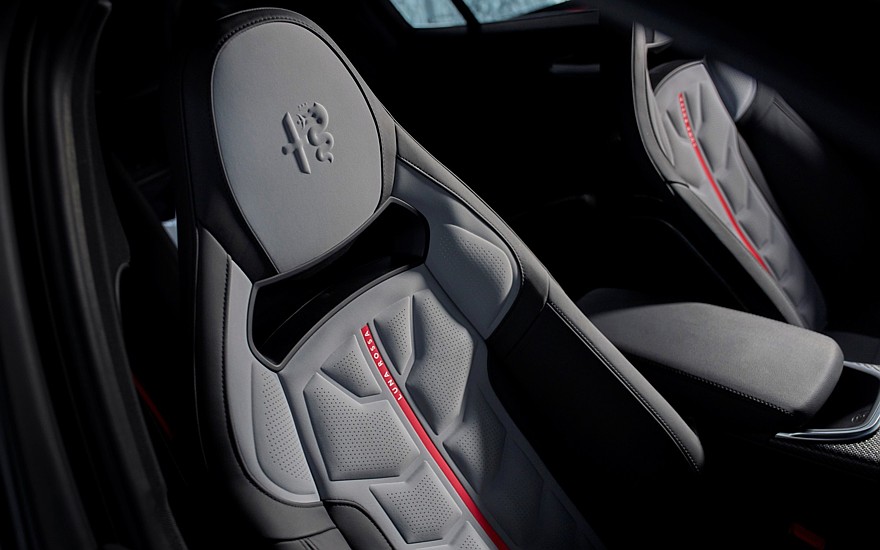 الفاروميو جوليا QV لونا روسا الجديدة – محدودة لـ 10 نسخ فقط 