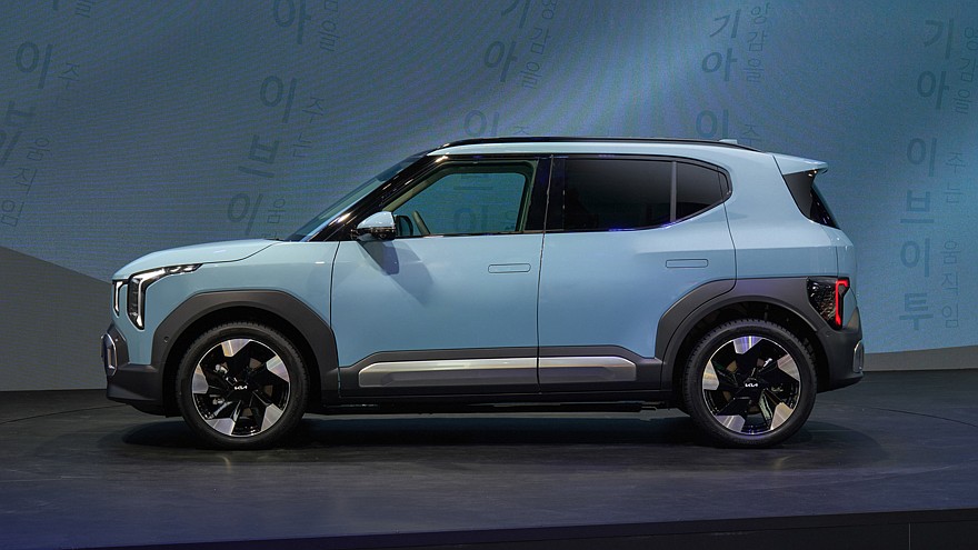 كيا EV2 الكهربائية الجديدة كليا – بتصميم صندوقي ومدي 448 كم بالشحنة