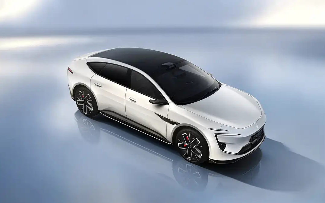 افاتر وان تو 1 2 Avatr موديل 2026 الفيس ليفت الجديدة – بمقابض أبواب تقليدية و قوة 955 حصان