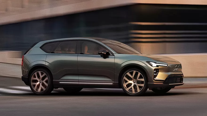 فولفو EX60 الكهربائية الجديدة كليا – بمدي 880 كم بالشحنة الواحدة