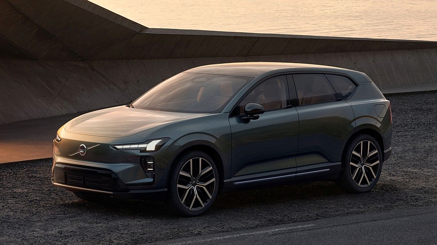 فولفو EX60 الكهربائية الجديدة كليا – بمدي 880 كم بالشحنة الواحدة