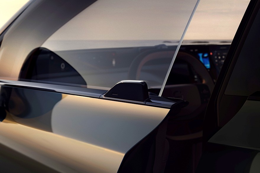 فولفو EX60 الكهربائية الجديدة كليا – بمدي 880 كم بالشحنة الواحدة