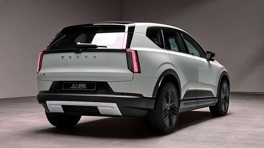 فولفو EX60 الكهربائية الجديدة كليا – بمدي 880 كم بالشحنة الواحدة