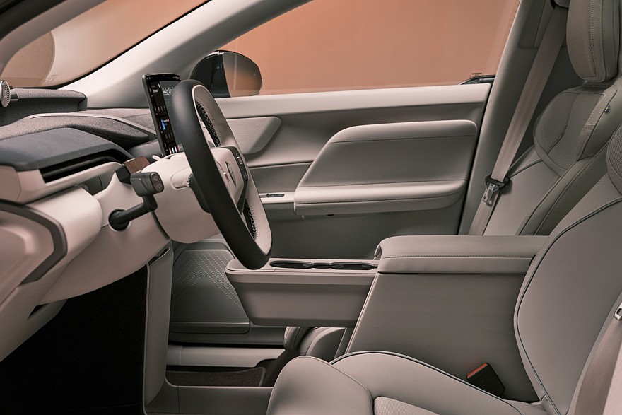 فولفو EX60 الكهربائية الجديدة كليا – بمدي 880 كم بالشحنة الواحدة