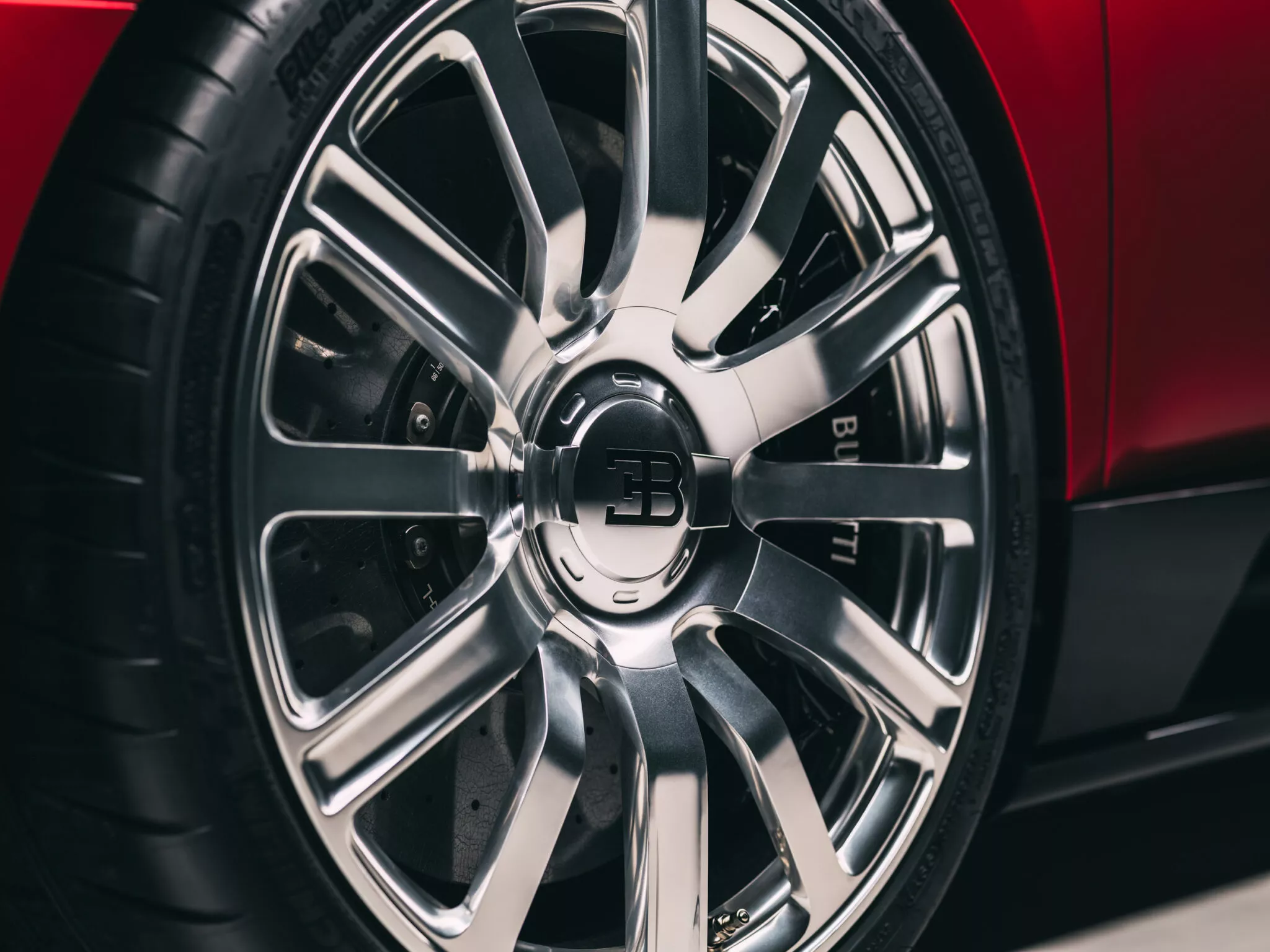 بوجاتي فيرون FKP هوماج الجديدة – نسخة خاصة بقوة 1578 حصان 