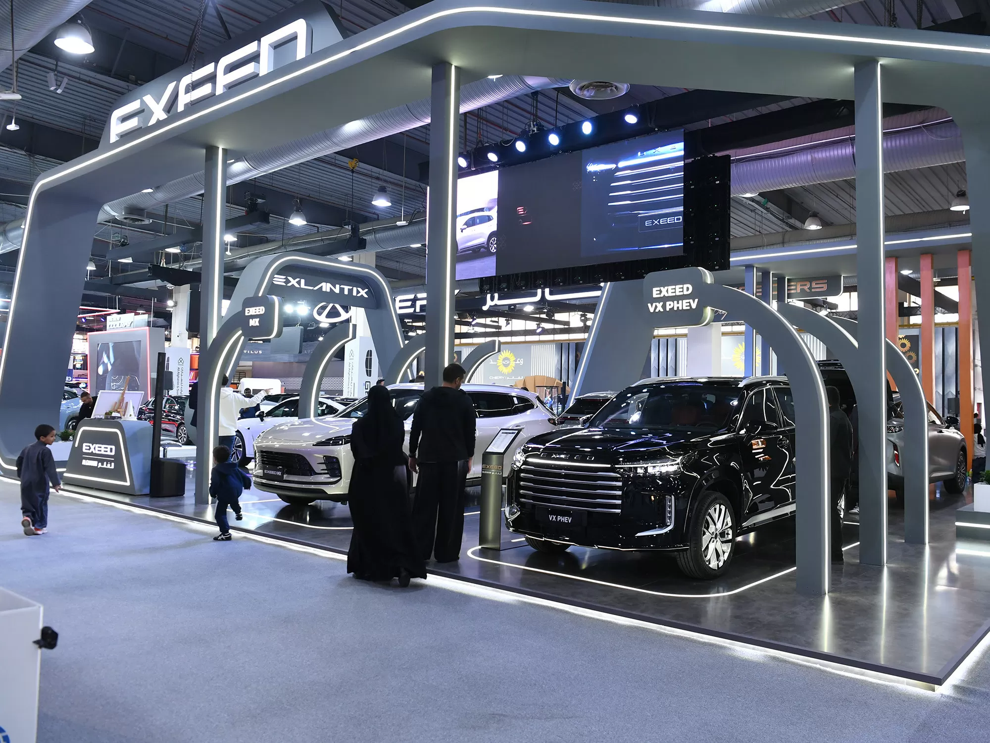 اكسيد VX هايبرد الجديدة – بأربعة محركات و قوة 598 حصان