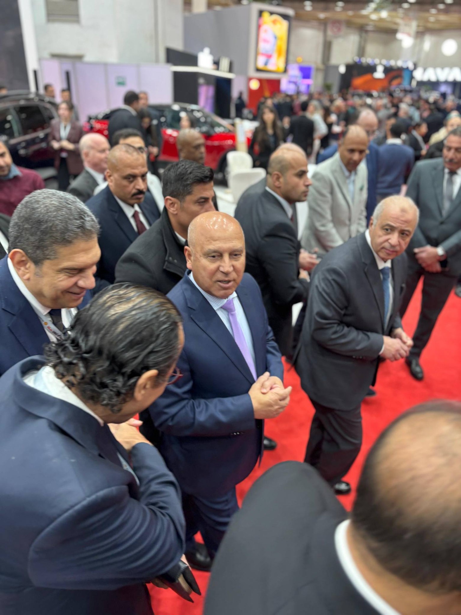 وزير الصناعة يزور معرض اوتومورو للسيارات 2026