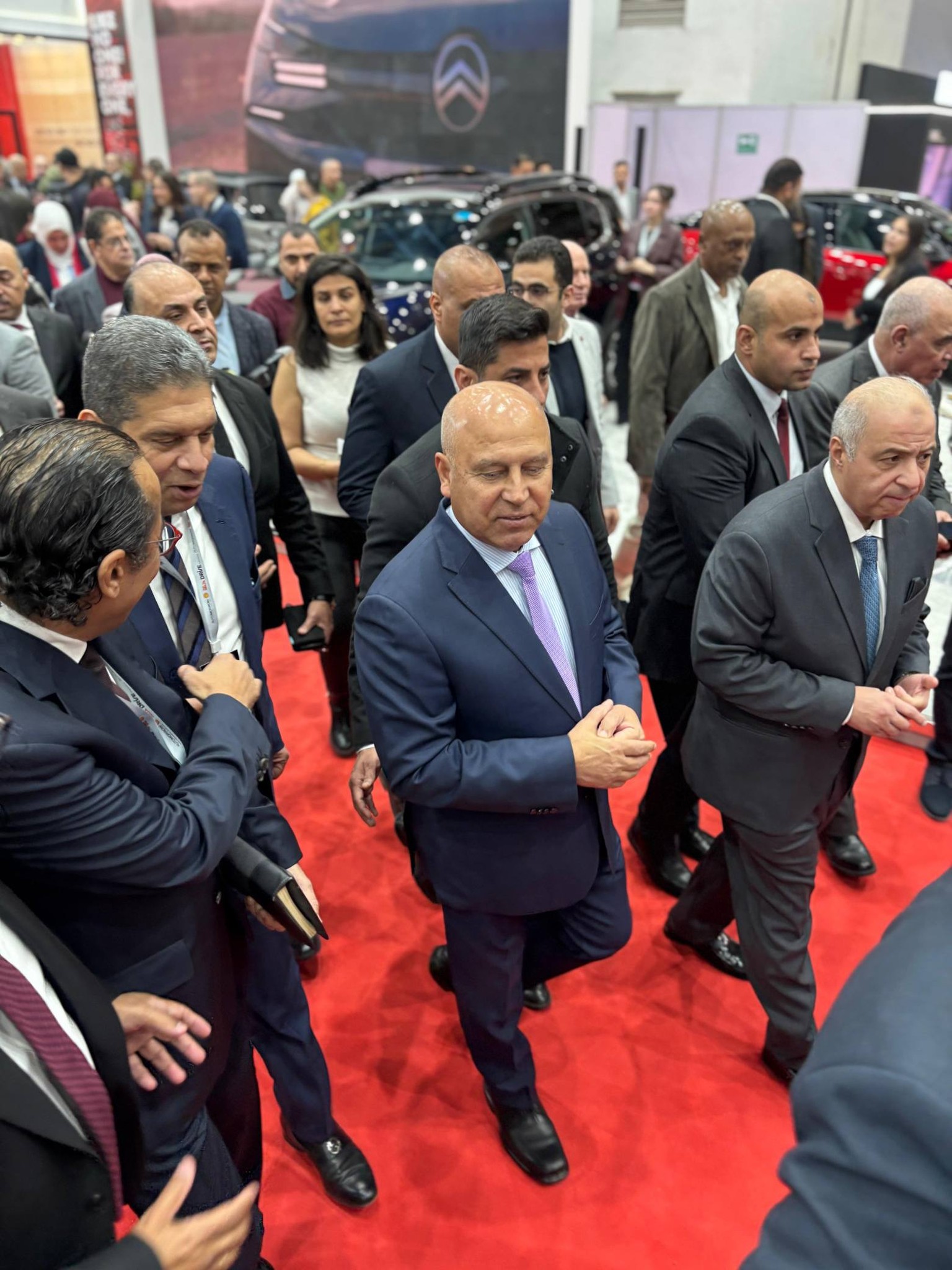 وزير الصناعة يزور معرض اوتومورو للسيارات 2026